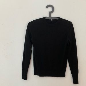 Crewneck black Uniqlo wool sweater